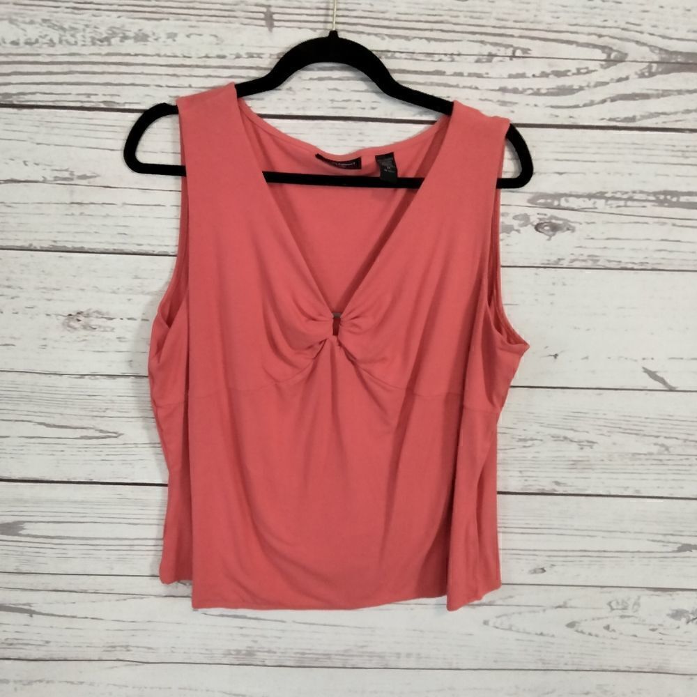 "Context" woman's sleeveless shirt